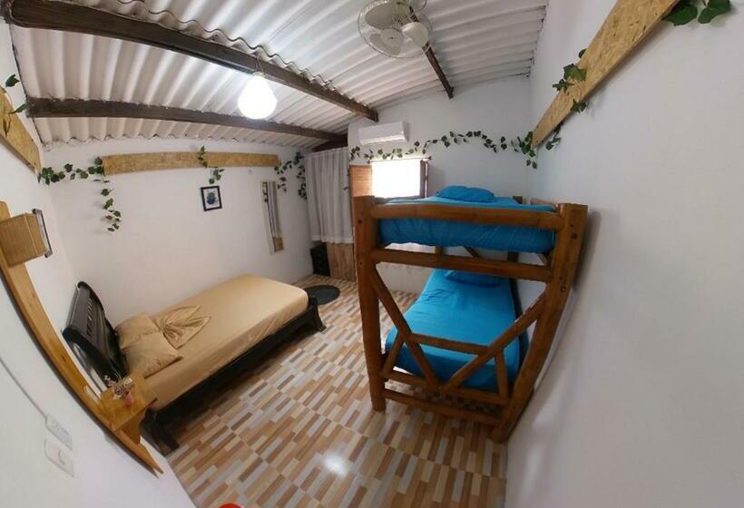 پانسیون Akainoie