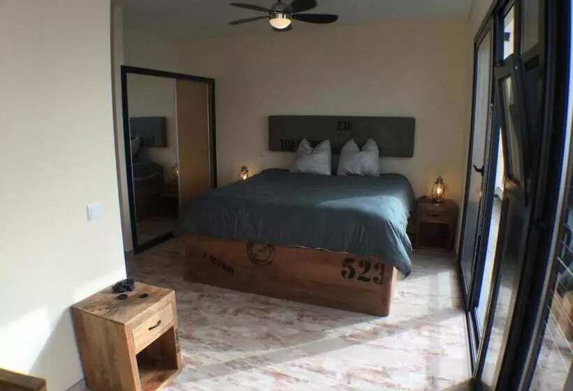 Majatalo Guesthouse Theview