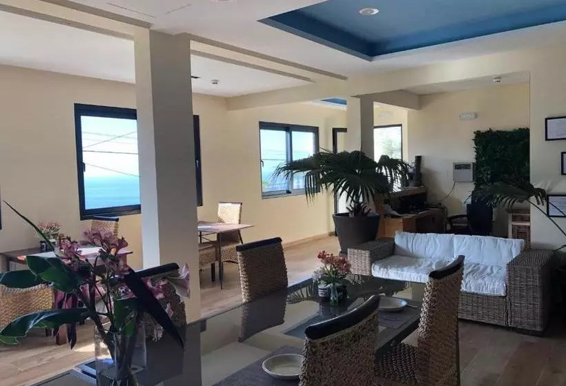 Majatalo Guesthouse Theview