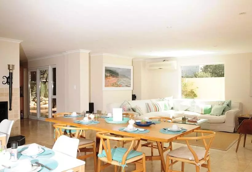 Majatalo Hout Bay Breeze