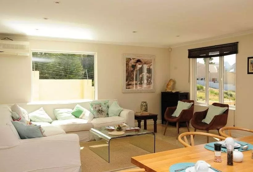 Majatalo Hout Bay Breeze