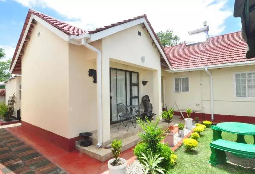 پانسیون Kwampofu Guest House