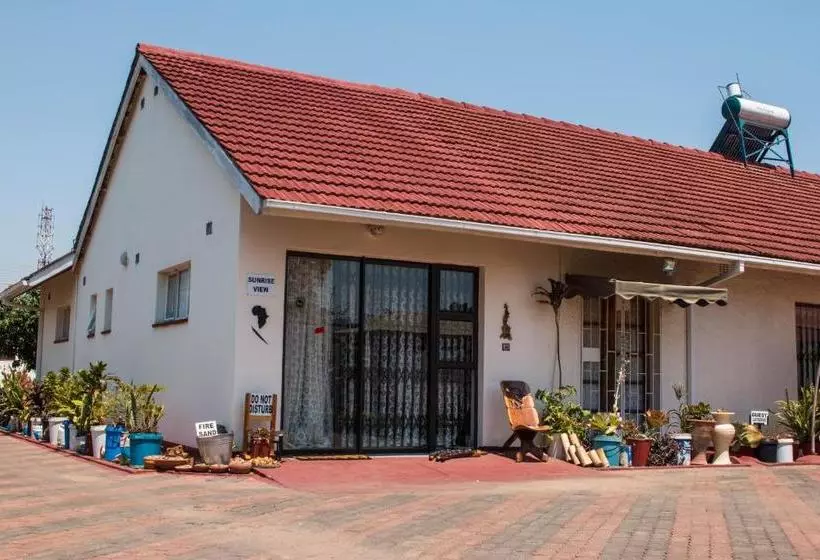 پانسیون Kwampofu Guest House