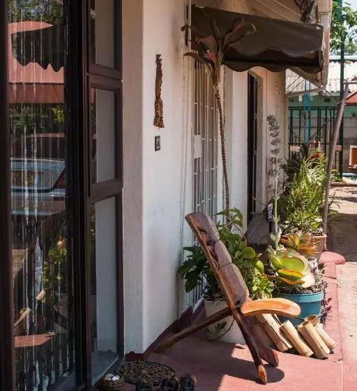 پانسیون Kwampofu Guest House