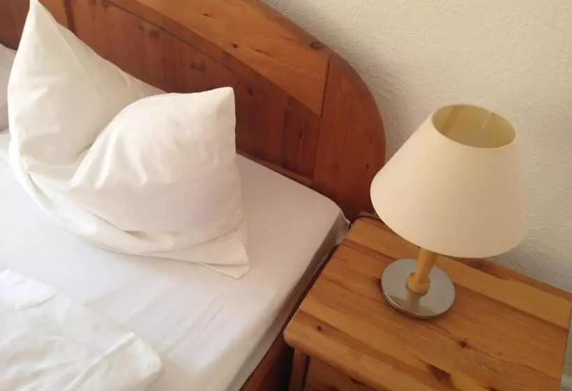 Retkeilymaja Gästehaus Am Hafen