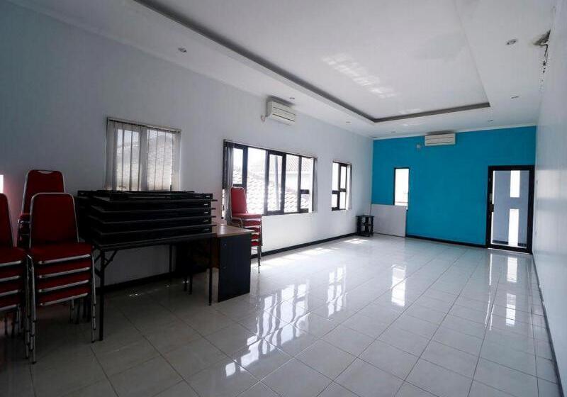 Panzió Reddoorz Plus Near Undip Tembalang