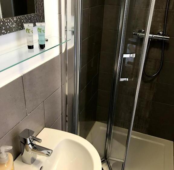 בית מלון כפרי The Ships Quarters