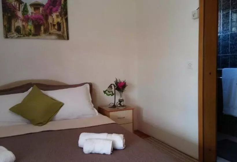 پانسیون Guest House Villa Castio