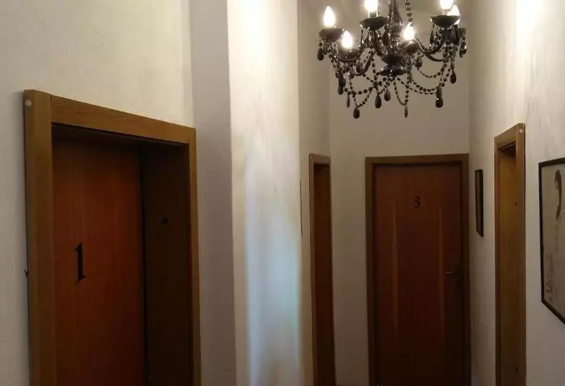 پانسیون Guest House Villa Castio