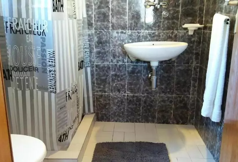 پانسیون Guest House Villa Castio