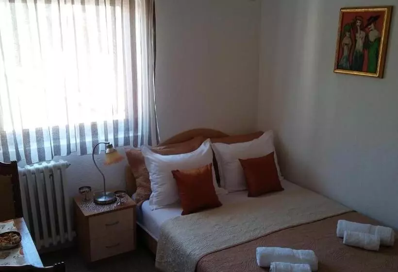 پانسیون Guest House Villa Castio