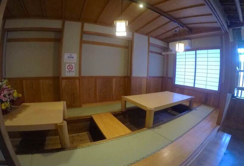 פנסיון Narita Sando Guesthouse