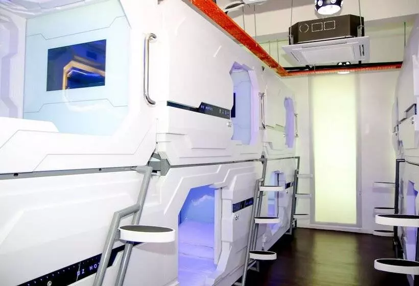 カプセルホテル Uz Airport Capsule