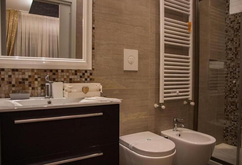 پانسیون Double A Guest House