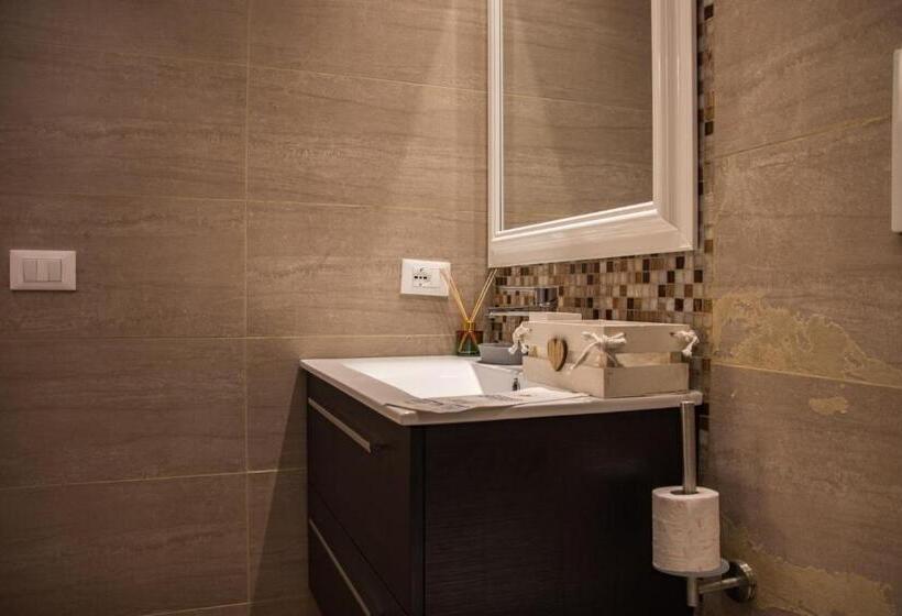 پانسیون Double A Guest House