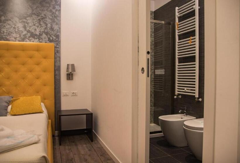 پانسیون Double A Guest House