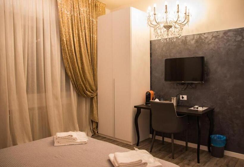 پانسیون Double A Guest House