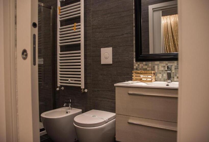 پانسیون Double A Guest House