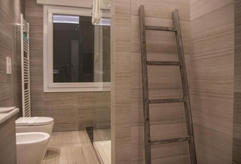 پانسیون Double A Guest House