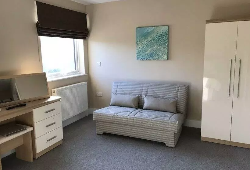 تختخواب و صبحانه Godshill Park Barn