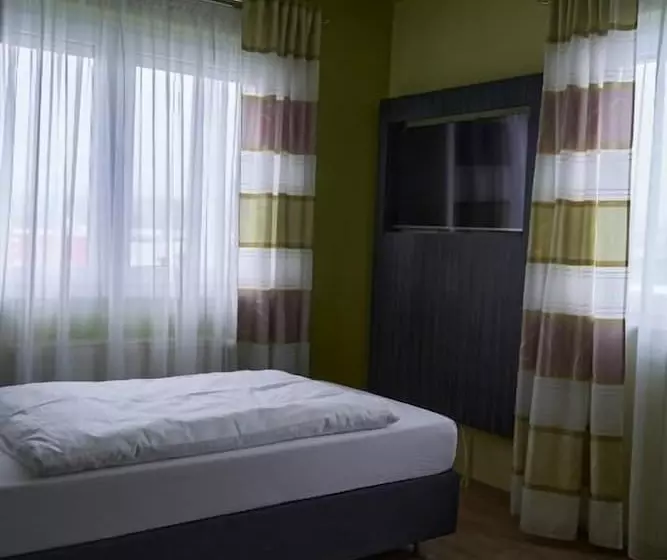 Kapselihotelli Auszeit Im Euro Rastpark Guxhagen