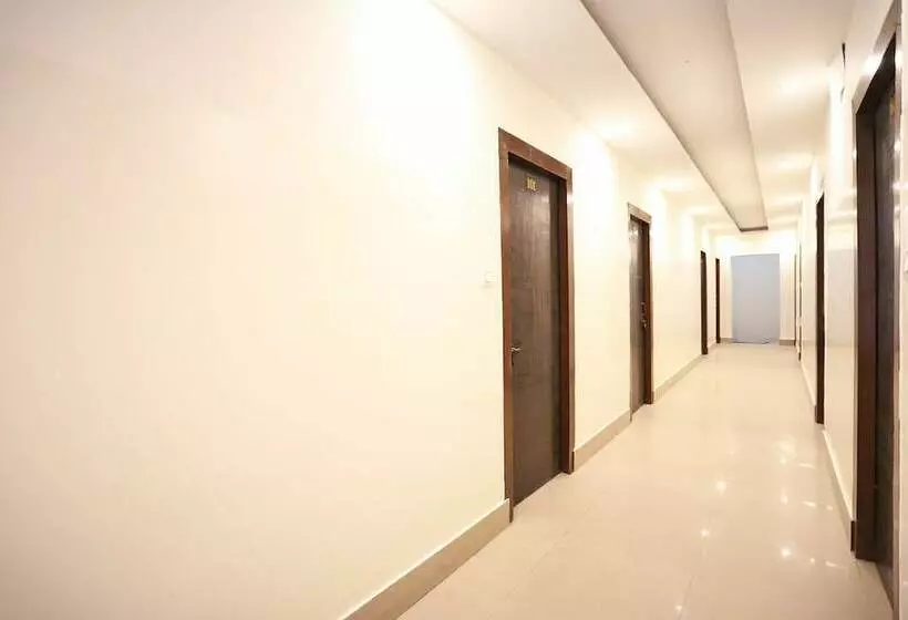 Oyo 11623 Hotel Shiva Palace