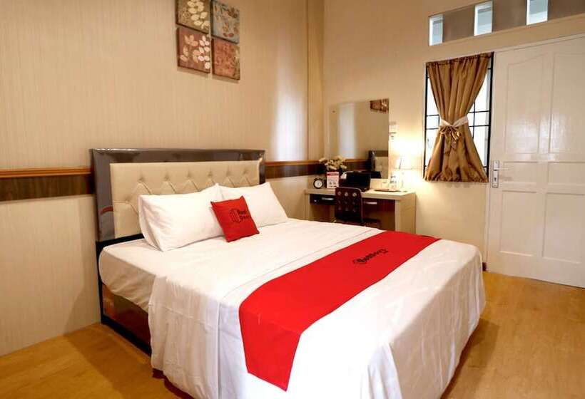 بنسيون Reddoorz Plus Near Universitas Sumatera Utara