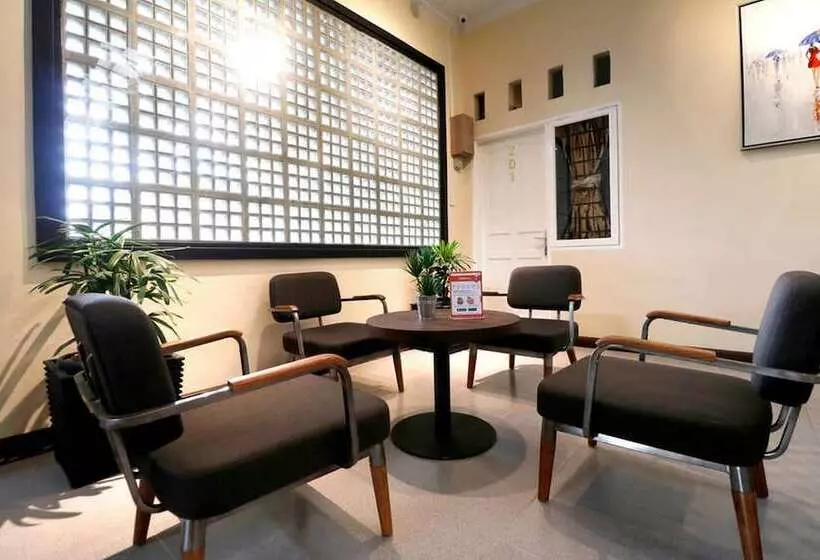 Majatalo Reddoorz Plus Near Universitas Sumatera Utara