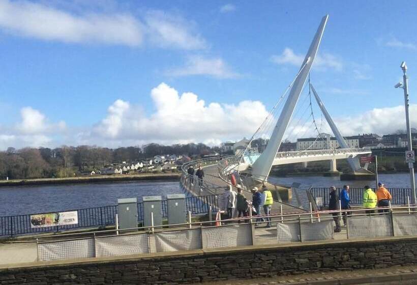 Derry Hostel & Guest House