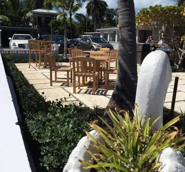 Harborside Motel & Marina