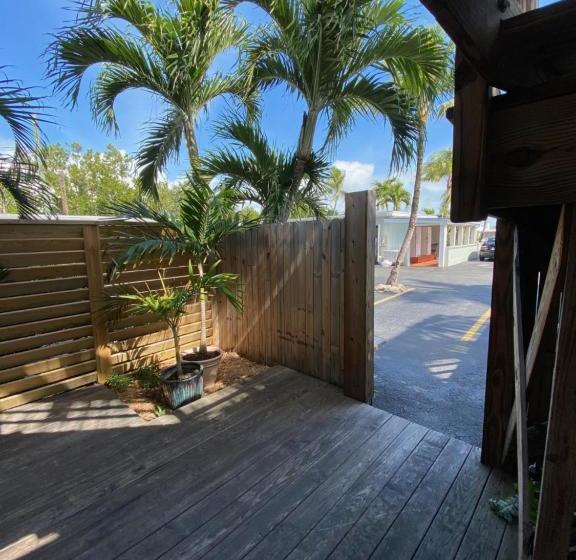 Harborside Motel & Marina