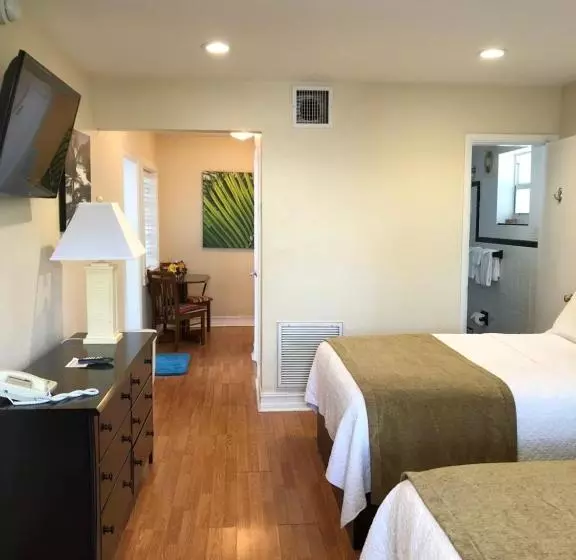 Harborside Motel & Marina