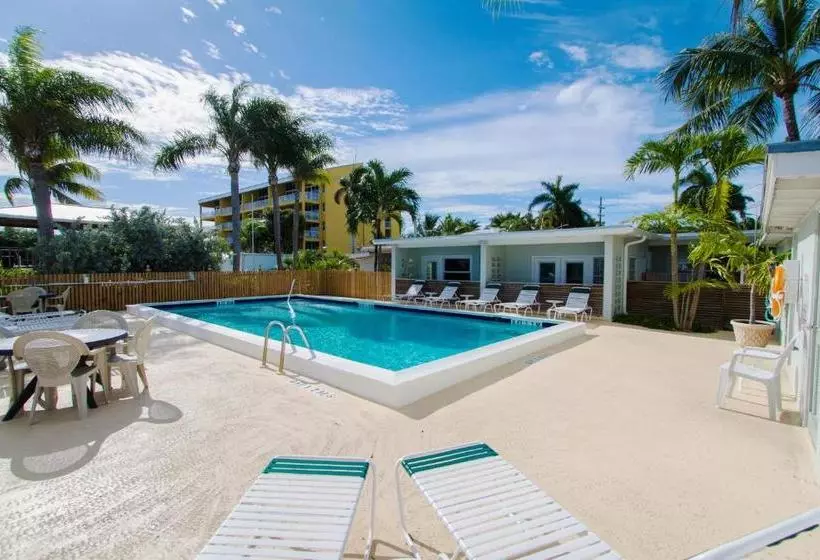 Harborside Motel & Marina