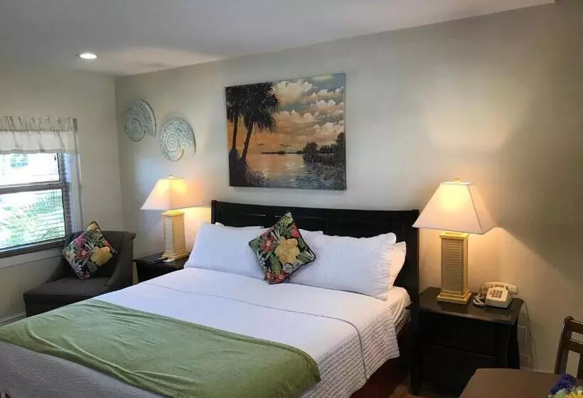 Harborside Motel & Marina