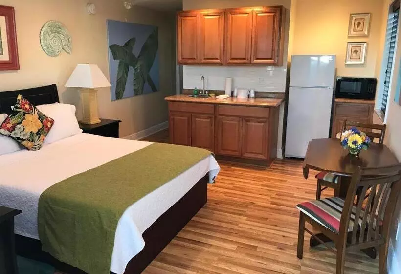 Harborside Motel & Marina