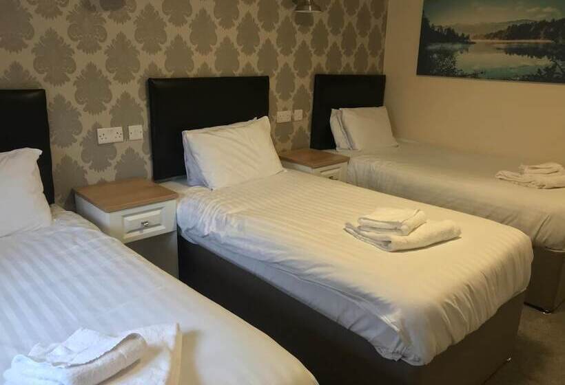 فندق Alcester Inn