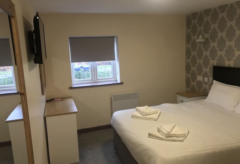 فندق Alcester Inn