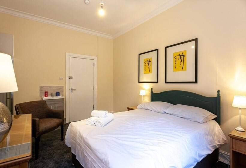 فندق Townhouse No 12