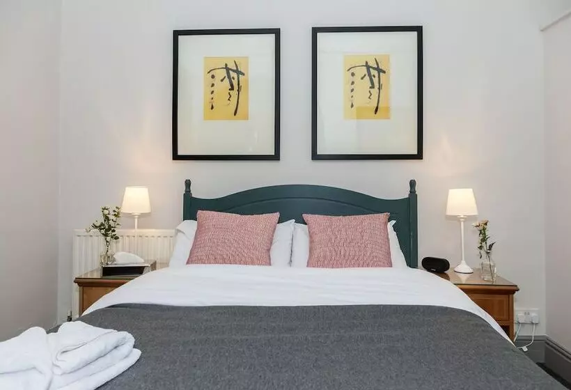 ホテル Townhouse No 12
