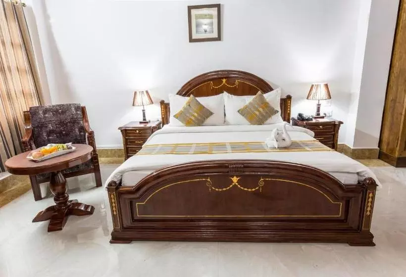 リゾートホテル Zone Niathu Dimapur By The Park