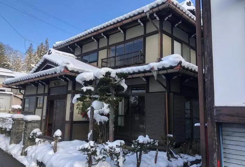 پانسیون Guesthouse Takayama Hanzansha