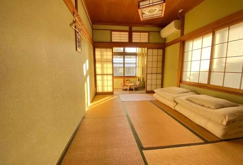 پانسیون Guesthouse Takayama Hanzansha