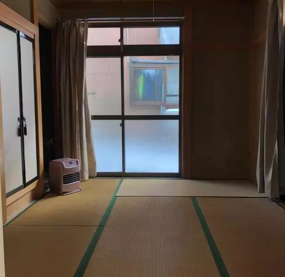 پانسیون Guesthouse Takayama Hanzansha