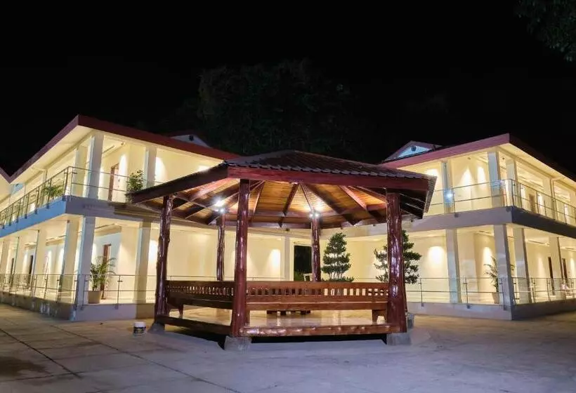 リゾートホテル Zone Niathu Dimapur By The Park