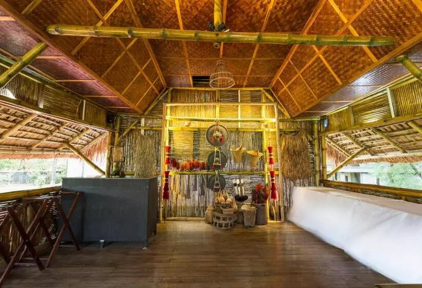 リゾートホテル Zone Niathu Dimapur By The Park