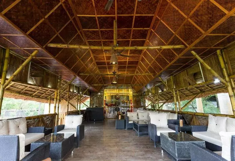 リゾートホテル Zone Niathu Dimapur By The Park