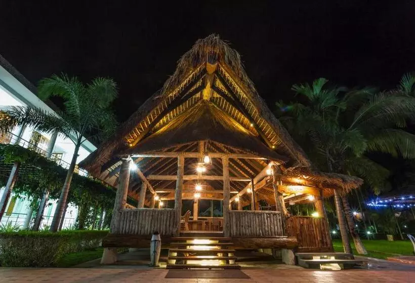 リゾートホテル Zone Niathu Dimapur By The Park