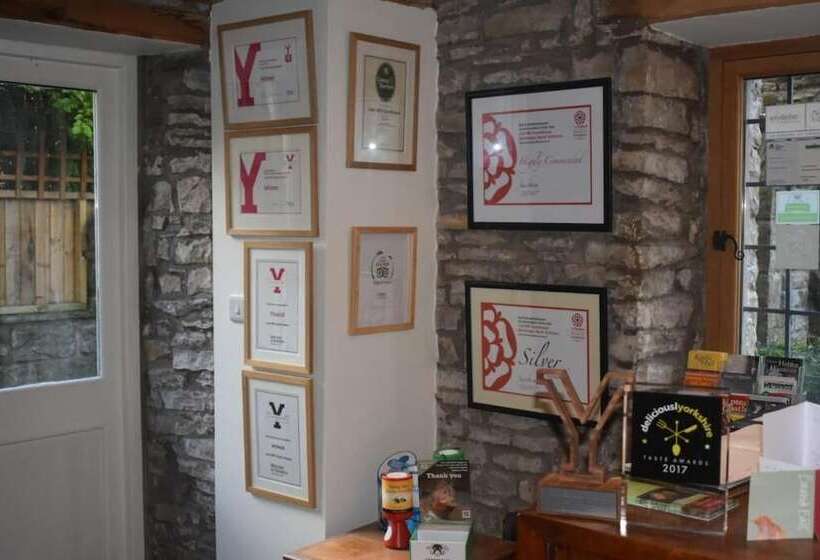 ベッドアンドブレックファースト Low Mill Guesthouse