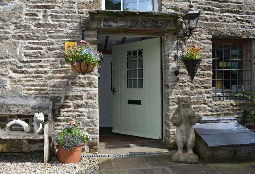 ベッドアンドブレックファースト Low Mill Guesthouse