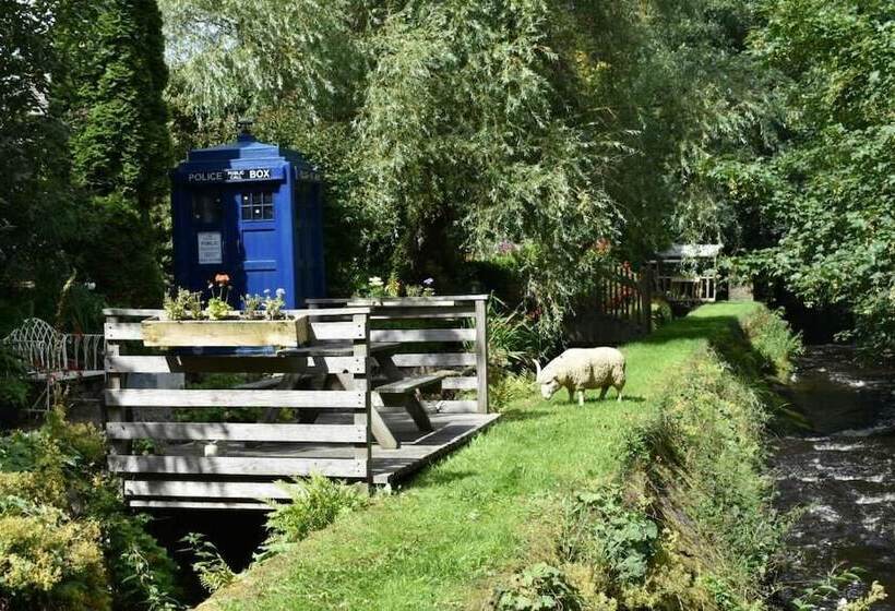 ベッドアンドブレックファースト Low Mill Guesthouse